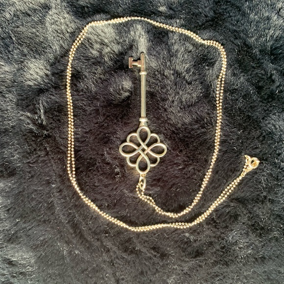 Tiffany & Co XL Open Knot Key w/ 30” Bead Chain - Picture 4 of 5